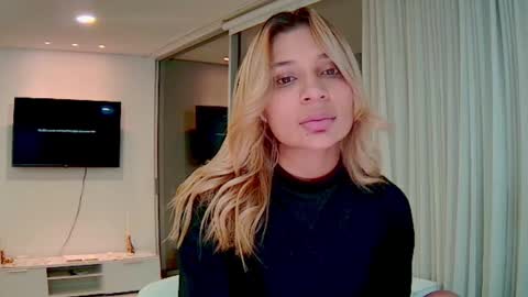 Snapshot of alisondiaz_ chatting on October 19, 2025, 11:27 pm Alison diaz online show from October 19, 2025, 11:27 pm