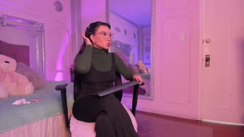 Snapshot of alisonfishert chatting on January 9, 2025, 11:58 am Alison Fishert online show from January 9, 2025, 11:58 am