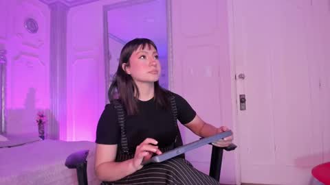 Snapshot of alisonfishert chatting on September 10, 2025, 12:49 pm Alison Fishert online show from September 10, 2025, 12:49 pm