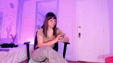 Alison Fishert online show from November 1, 2025, 4:31 pm