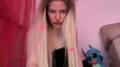 Snapshot of alisonlaurentis chatting on September 13, 2025, 10:20 pm Ecate online show from September 13, 2025, 10:20 pm