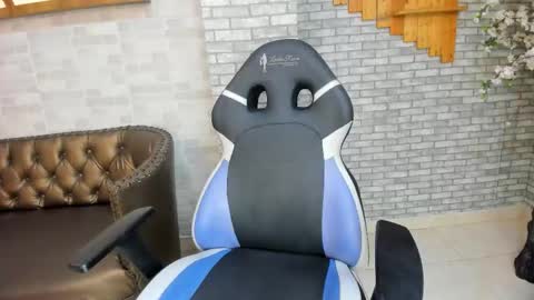 Snapshot of alisonn_doll chatting on February 18, 2026, 6:48 pm alisonn_doll online show from February 18, 2026, 6:48 pm