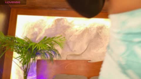 Alison Moon  online show from May 3, 2026, 12:33 pm