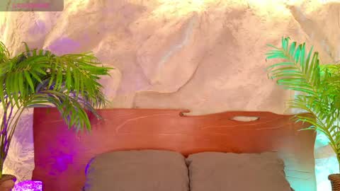Alison Moon  online show from May 23, 2026, 11:09 pm