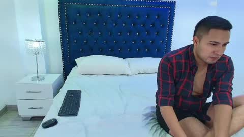 Snapshot of alissa_and_alann chatting on May 8, 2026, 11:15 am Alissa and Alan online show from May 8, 2026, 11:15 am