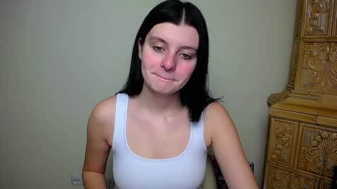 Snapshot of alissaflower_ chatting on December 17, 2024, 9:28 am Alissa online show from December 17, 2024, 9:28 am