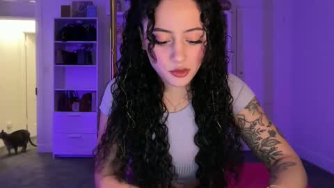 alissajaede online show from December 3, 2025, 2:08 am