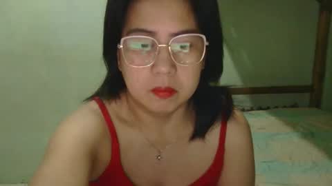 alissalove18 online show from April 13, 2026, 9:09 pm