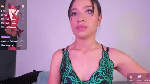 Mara  Isabel online show from October 18, 2025, 12:13 am