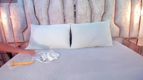 alisse_myers online show from May 13, 2026, 3:04 am