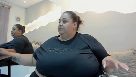 Snapshot of alisson_am chatting on October 17, 2025, 11:24 am Alisson online show from October 17, 2025, 11:24 am