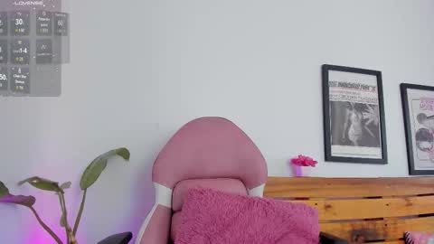 Snapshot of alisson_boobs chatting on March 6, 2026, 9:33 pm Alisson online show from March 6, 2026, 9:33 pm