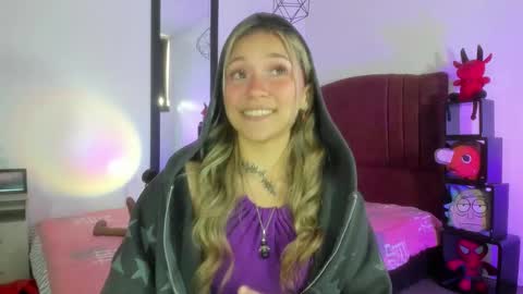 Alisson IG alisson zafiro27 online show from December 18, 2024, 12:18 pm