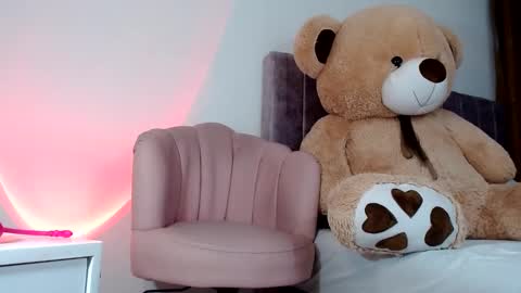 alisson online show from January 8, 2025, 1:53 am