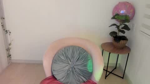 alisson online show from September 13, 2025, 2:22 am