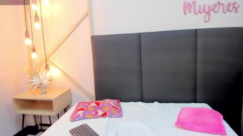 Snapshot of alissonmartin chatting on January 25, 2025, 6:02 pm alissonmartin online show from January 25, 2025, 6:02 pm