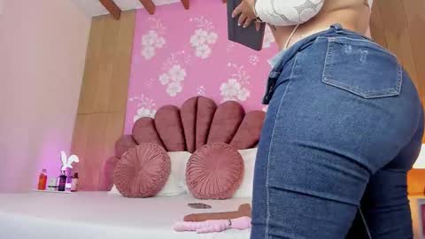 alissonpeach01 online show from October 16, 2025, 2:40 pm