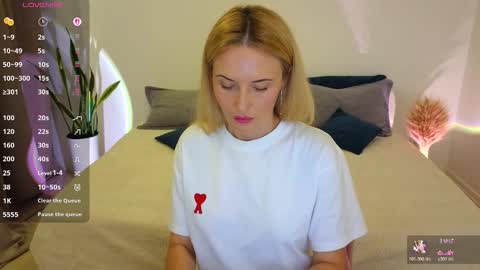 alisssarose online show from November 27, 2025, 6:21 pm