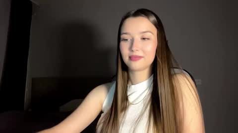 Annie online show from December 1, 2025, 11:15 am