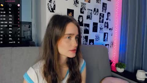 Alivia online show from November 1, 2025, 9:44 am