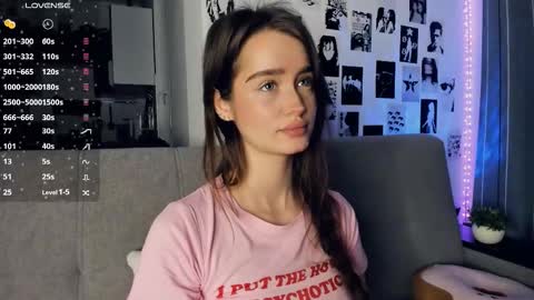 Alivia online show from December 5, 2025, 9:29 am