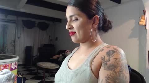 Alix online show from September 26, 2025, 1:42 am