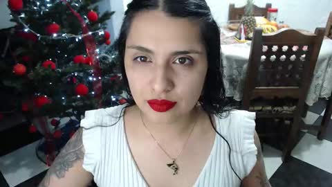 Snapshot of alix_beltran chatting on December 2, 2025, 1:55 am Alix online show from December 2, 2025, 1:55 am