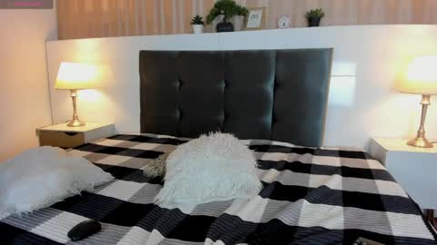 Snapshot of alix_cross chatting on April 24, 2026, 7:27 pm All online show from April 24, 2026, 7:27 pm