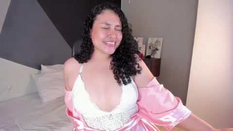 Snapshot of alixon_fiore5 chatting on September 27, 2025, 3:44 am alixon online show from September 27, 2025, 3:44 am