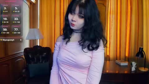 Snapshot of alixypunter chatting on May 29, 2026, 7:50 am Emily online show from May 29, 2026, 7:50 am