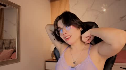 alkivamoon online show from May 13, 2026, 7:22 pm