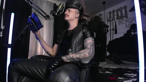 Snapshot of allanhurtss chatting on January 15, 2025, 10:02 pm online show from January 15, 2025, 10:02 pm
