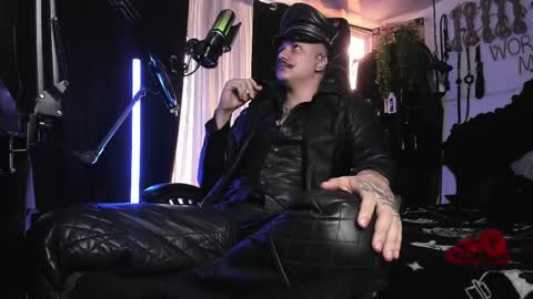 Snapshot of allanhurtss chatting on February 14, 2025, 6:40 pm online show from February 14, 2025, 6:40 pm
