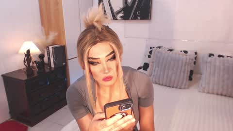 Miss Gia online show from January 19, 2025, 6:20 am