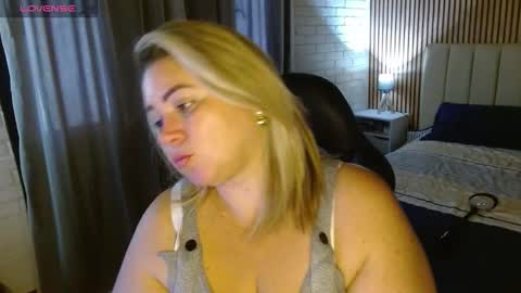 Snapshot of allegra_ferragamo chatting on December 4, 2025, 4:38 pm Ale online show from December 4, 2025, 4:38 pm