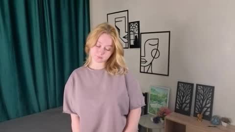 Snapshot of allegraloeffelholz chatting on March 10, 2026, 1:43 am Lia online show from March 10, 2026, 1:43 am