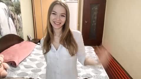 Snapshot of allegraschroeter chatting on December 22, 2025, 10:45 am Anna online show from December 22, 2025, 10:45 am