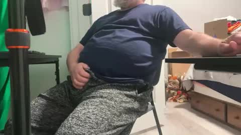 Allergictolove online show from October 21, 2025, 11:49 pm