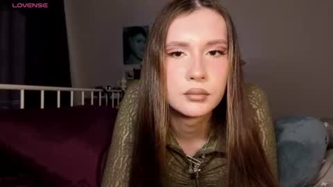 Lory Glory online show from June 22, 2026, 12:57 pm