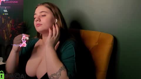 alli_aster online show from March 9, 2025, 12:42 pm