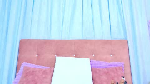 Snapshot of alliciakim chatting on December 2, 2025, 7:20 pm Allicia online show from December 2, 2025, 7:20 pm