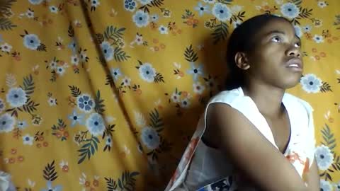 alliciax632770 online show from December 14, 2025, 1:05 pm