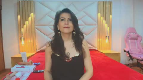 Aliie  online show from October 17, 2025, 11:57 am