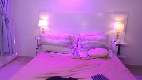 Snapshot of allieemod chatting on November 30, 2025, 8:13 pm allieemod online show from November 30, 2025, 8:13 pm