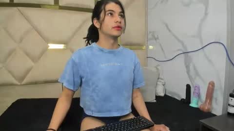 allison_69ts online show from November 11, 2025, 3:50 am