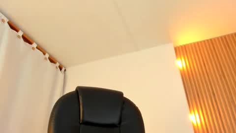 Snapshot of allison_fosther chatting on February 8, 2026, 4:49 am allison_fosther online show from February 8, 2026, 4:49 am