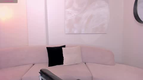 Snapshot of allisonrogersx chatting on January 18, 2026, 10:41 am Allison Rogers online show from January 18, 2026, 10:41 am