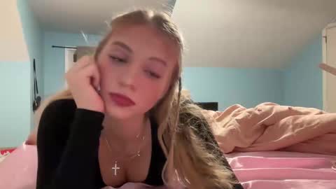 Snapshot of allisontaylorxo chatting on October 22, 2025, 2:34 am allisontaylorxo online show from October 22, 2025, 2:34 am