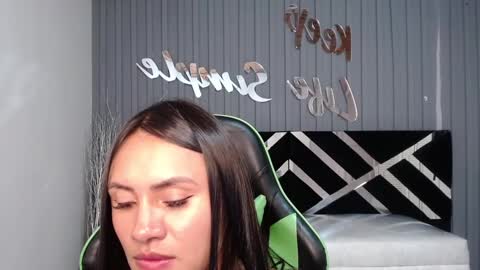Snapshot of allisson_a chatting on December 15, 2024, 6:51 am Allisson online show from December 15, 2024, 6:51 am