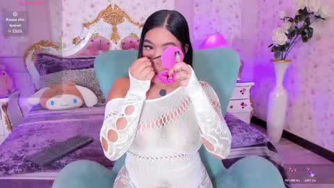 Snapshot of allissonjames chatting on November 2, 2025, 11:45 am Allisson online show from November 2, 2025, 11:45 am